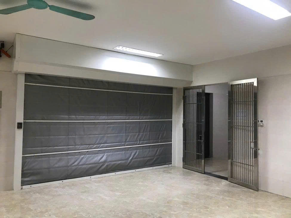 Màn cuốn ngăn cháy lắp đặt tại lối đi